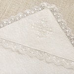 Махровая пеленка-крыжма с молочным кружевом