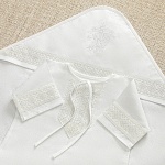 Крестильный комплект "Ручеек" для ребенка с пеленкой