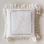 Вышитая подушка "Разговор с Ангелом"