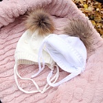 Вязаная шапочка Пуговка с помпоном