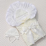 Комплект на выписку "Конфетти" молочный