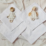 Крестильная пеленка с кружевной вставкой