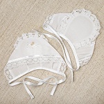 Чепчик с вышивкой "Лилии"