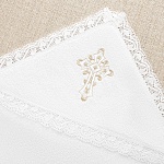 Полотенце с кружевом для крещения "Перышко"