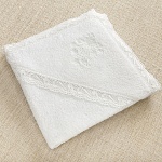 Полотенце с кружевом для крещения "Ручеек"